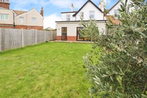 Hadleigh Road- click for photo gallery